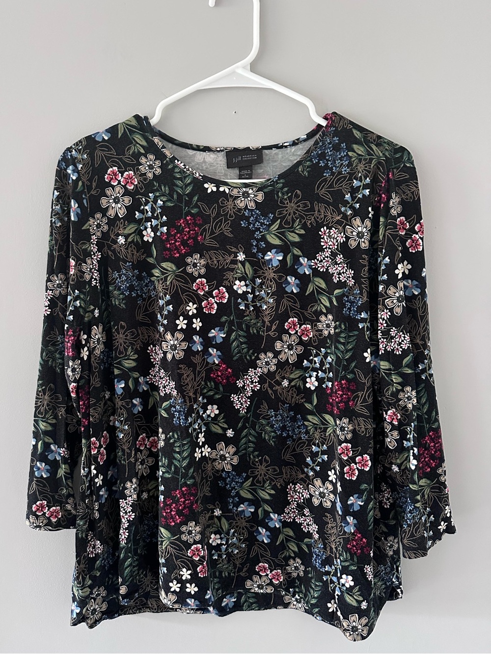 Stretchy Floral Long Sleeve Blouse